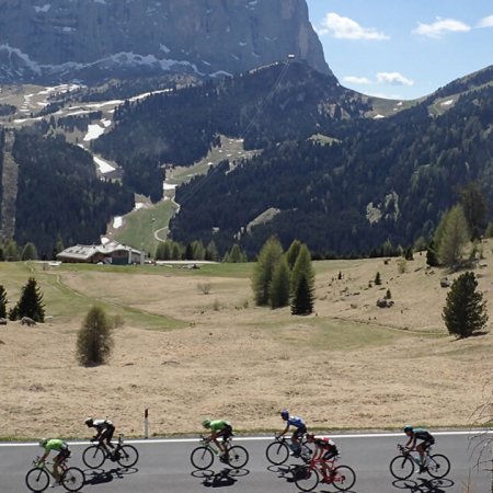Giro d'Italia - sella ronda loop -race - Dolomites