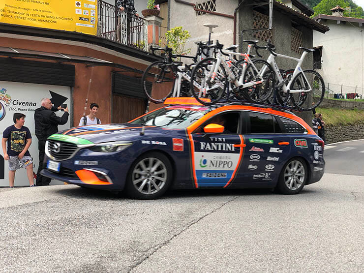 Cycling tour team car support